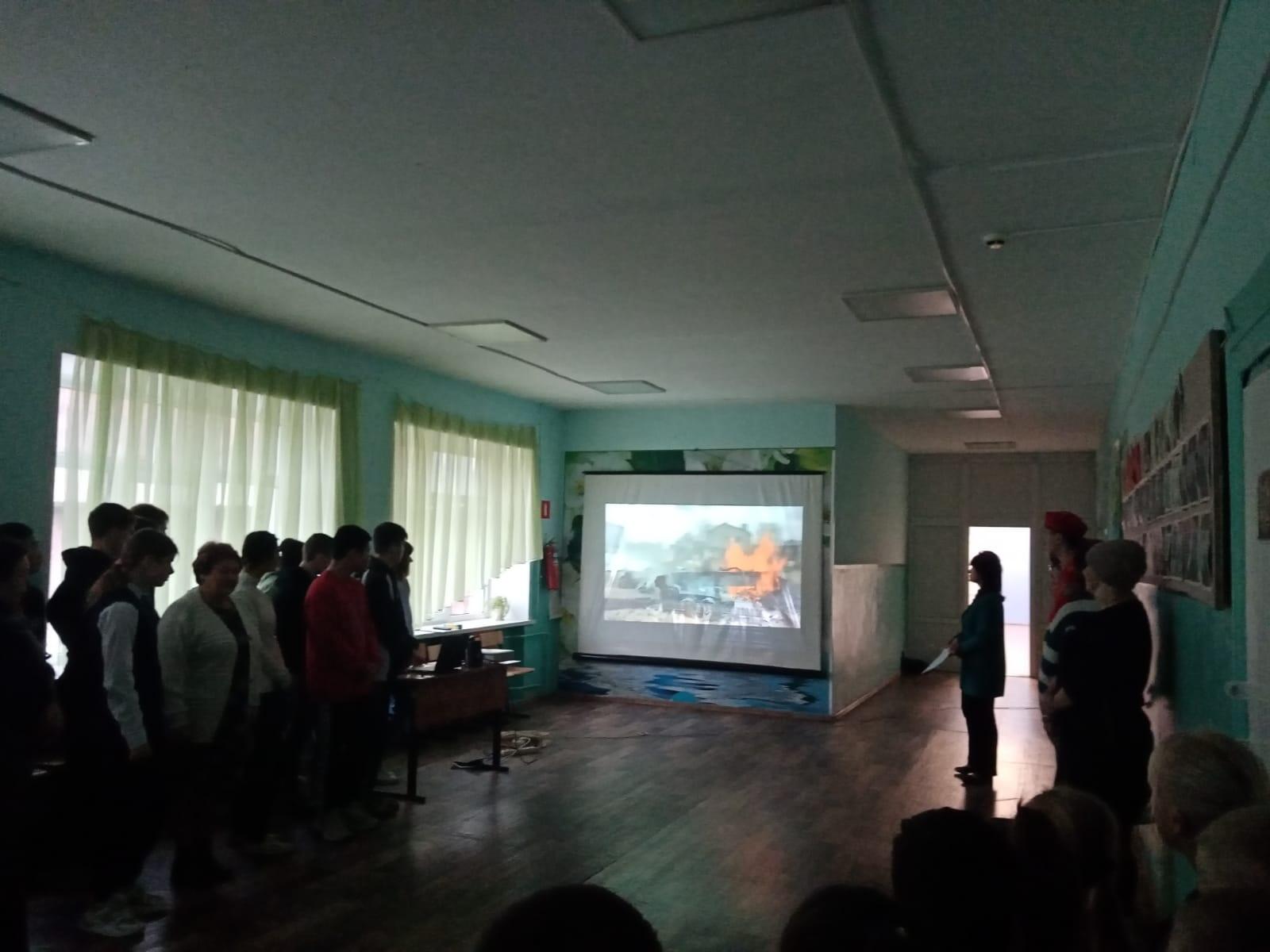 «Конституция – закон, по нему мы все живем».